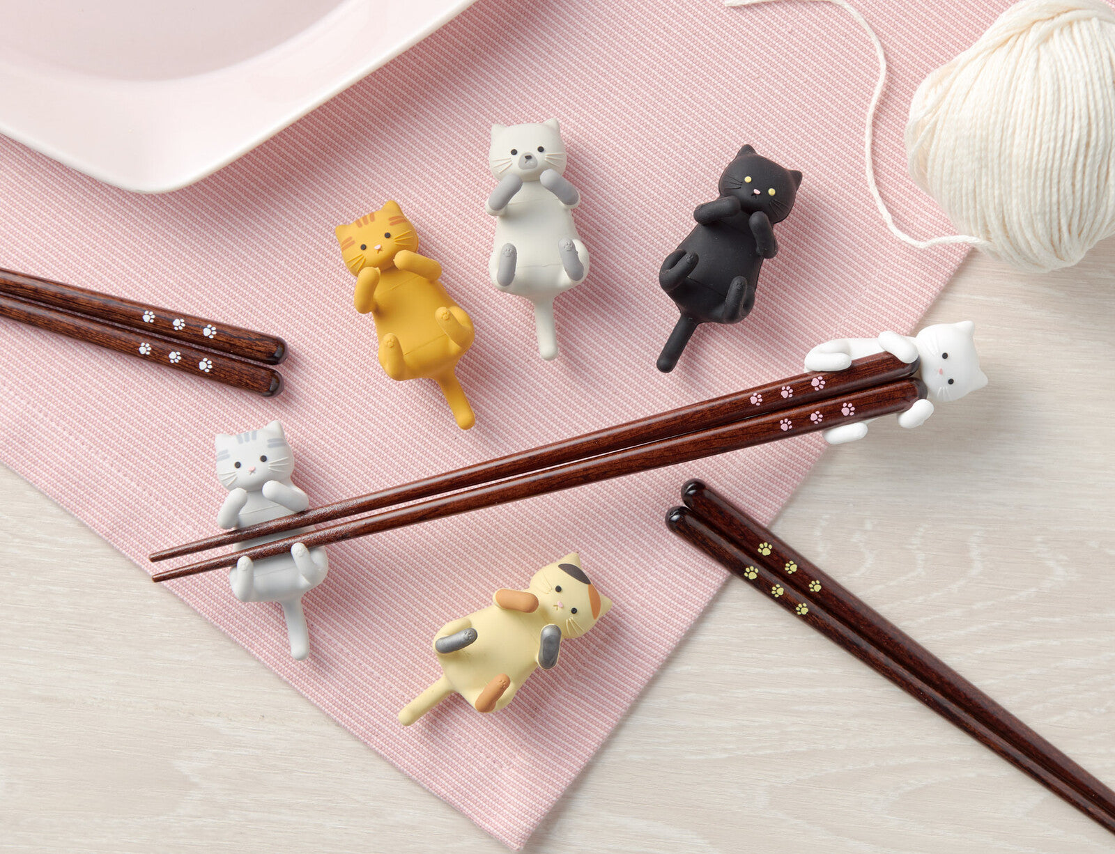 *現貨 [ISHIDA] 日本製 抱抱貓咪筷子和筷子架 -白貓